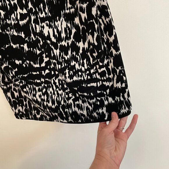 ANN TAYLOR Graphic Sonnet Print Tie Waist Dress Black White Geo Sheath NO BELT M - Picture 9 of 15